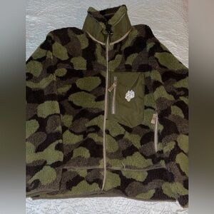 Darc Sport Camo Sherpa 19 of 500